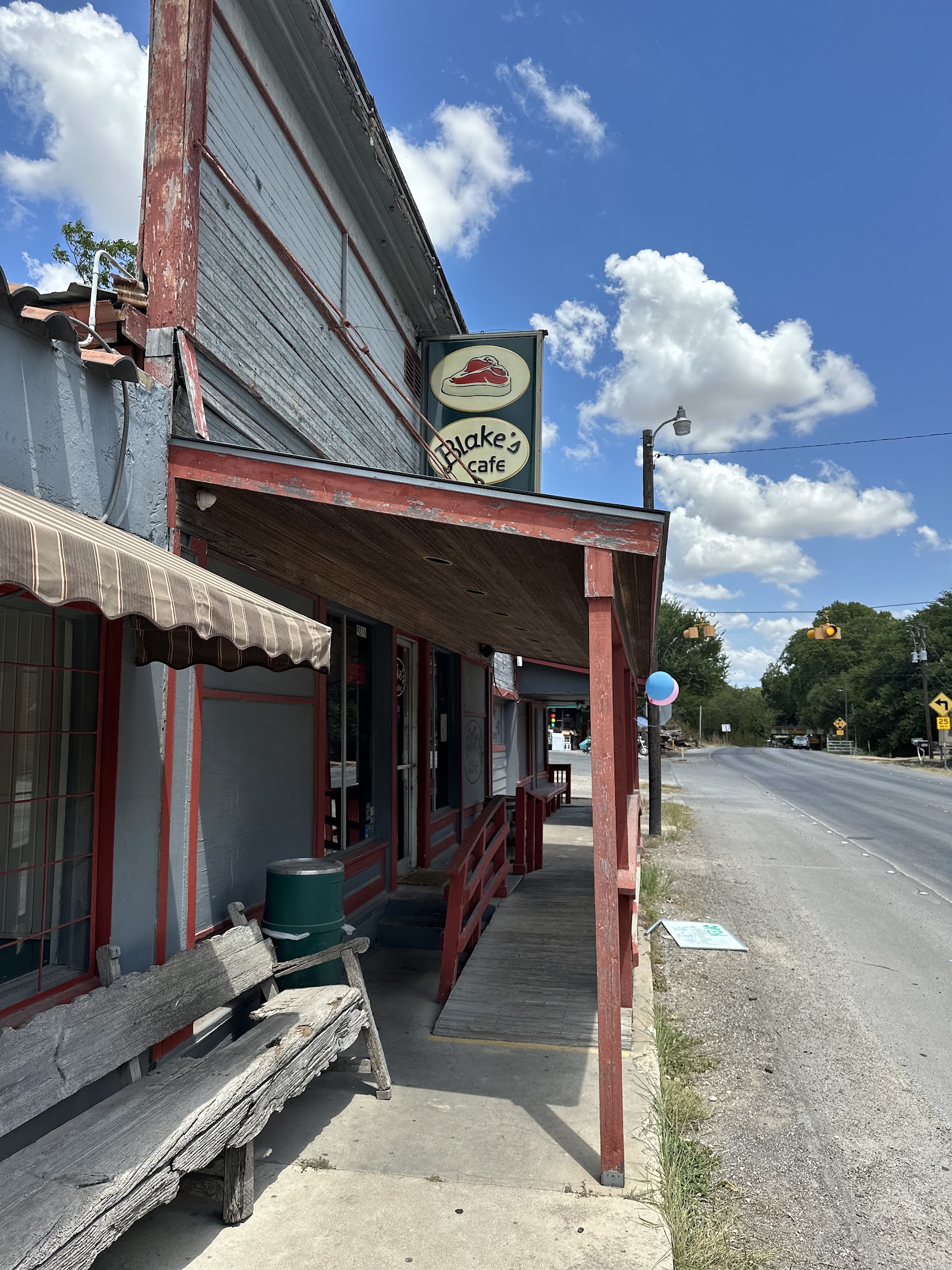 Exterior storefront of Blake's Cafe on FM725 in McQueeney, Texas